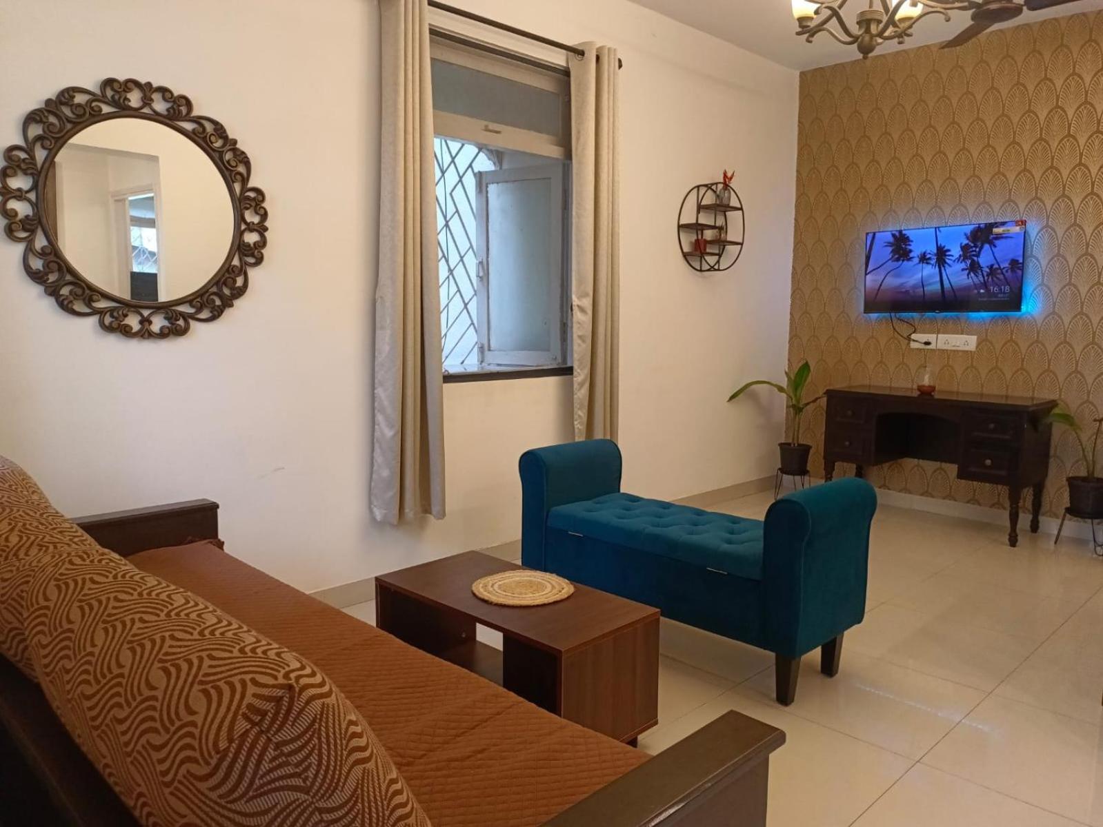 Poolside Apartment - Bliss By The Pool Candolim Goa Exteriör bild