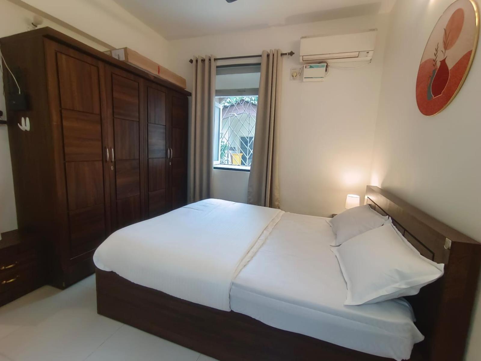 Poolside Apartment - Bliss By The Pool Candolim Goa Exteriör bild